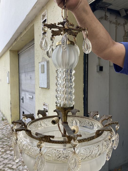 Dois candeeiros de teto