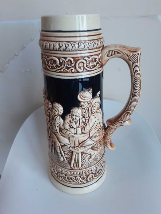 Caneca de grandes dimensões em Porcelana Oriental