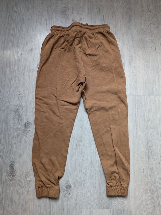 Спортивні штани H&M.