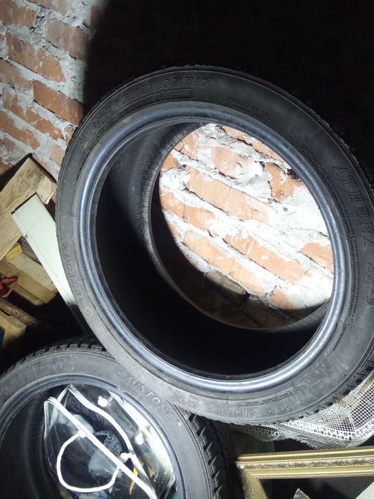 Продам шины 2 зимние и 4летние 235/55R17летние и225/45R17 зимние