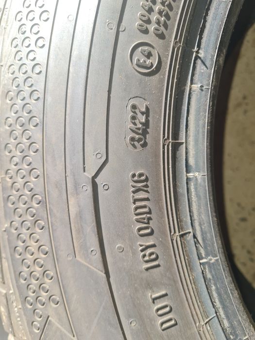 215/65R16C Continental