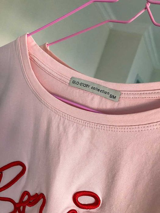 Футболка с вышитой надписью Glo-Story