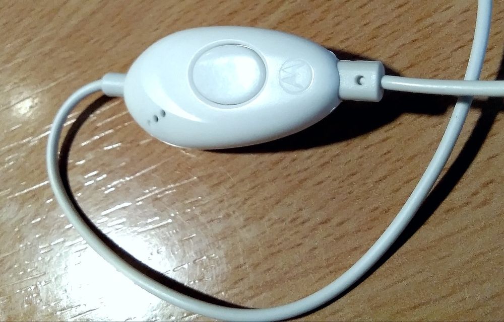 MOTOROLA SYN 1308A, Stereofoniczne słuchawki przewodowe, białe.