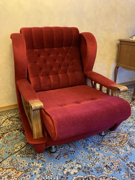 Велюрове крісло відпочинкове