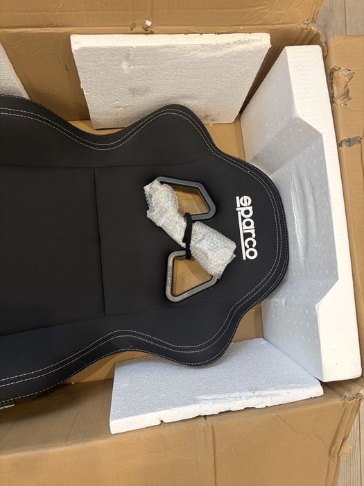 Fotel SPARCO R100 MY22 czarny