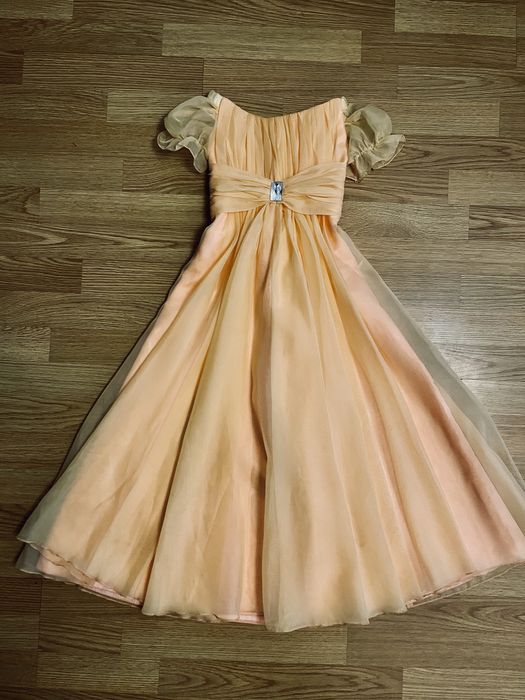 Вечірня нарядна сукня випускна бальна