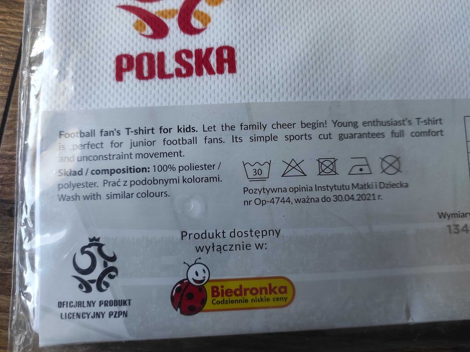 T-shirt rozm 146 nowy łączy nas piłka