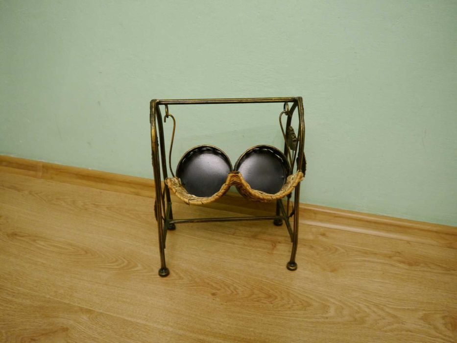 stylowy  stojak na wino