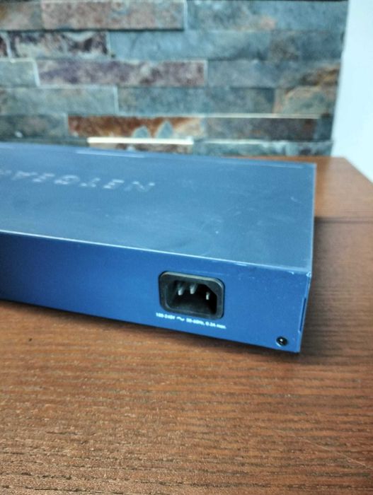 Switch Netgear JFS516 100 Mb/s, 16 portów