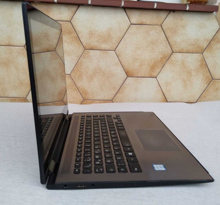 Toshiba Satellite Radius 14 L40w-c 14"/i5-6200U/SSD256GB/8GBRAM/ HD520