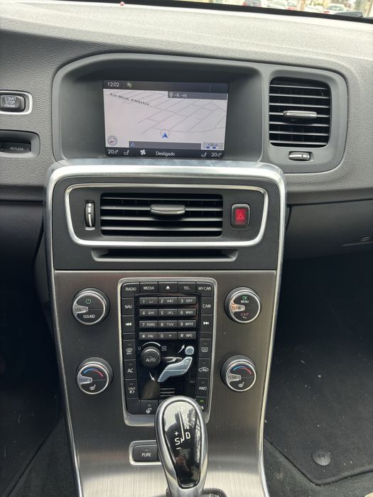 Volvo V60 d6 hibrido plug-in 2013