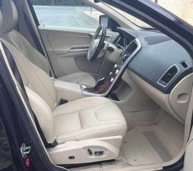 2016 Volvo XC60 T5 Platinum