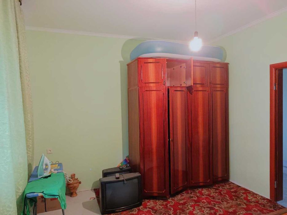 Просторий сучасний будинок з ремонтом, є-відновлення, постанова