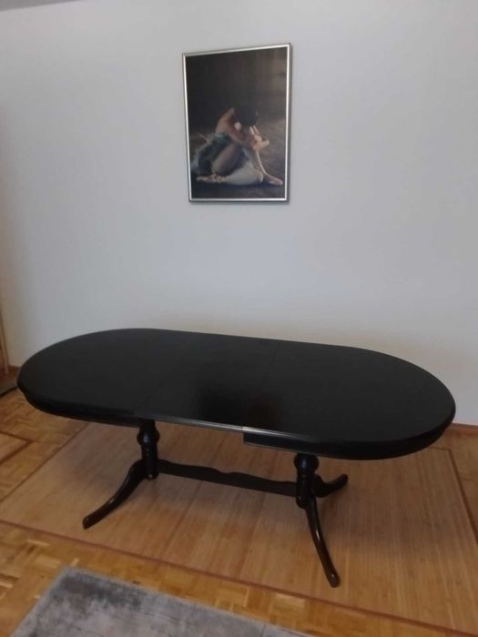 Stół rozkładany z 6 krzesłami