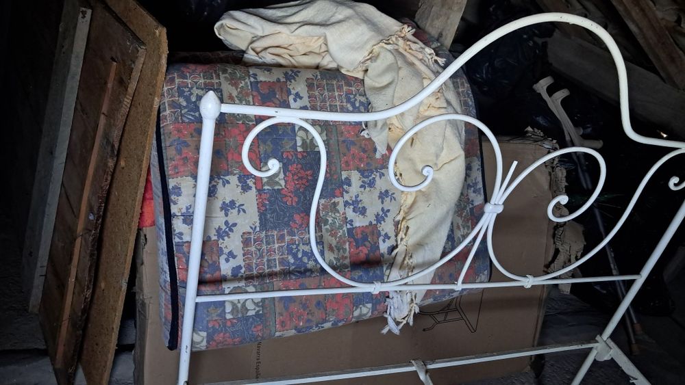 Cama antiga em ferro