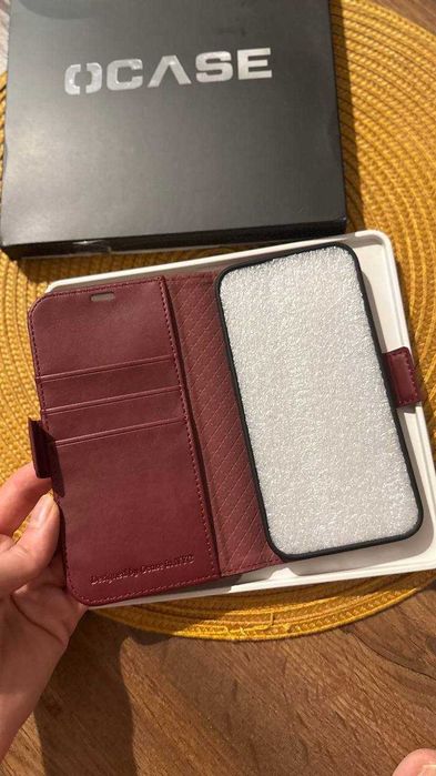 Nowe etui z klapką do iPhone 13, burgundowe