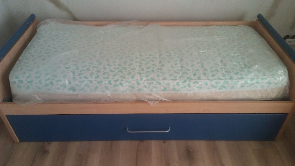 Lozko z  młodzieżowe z szufladą