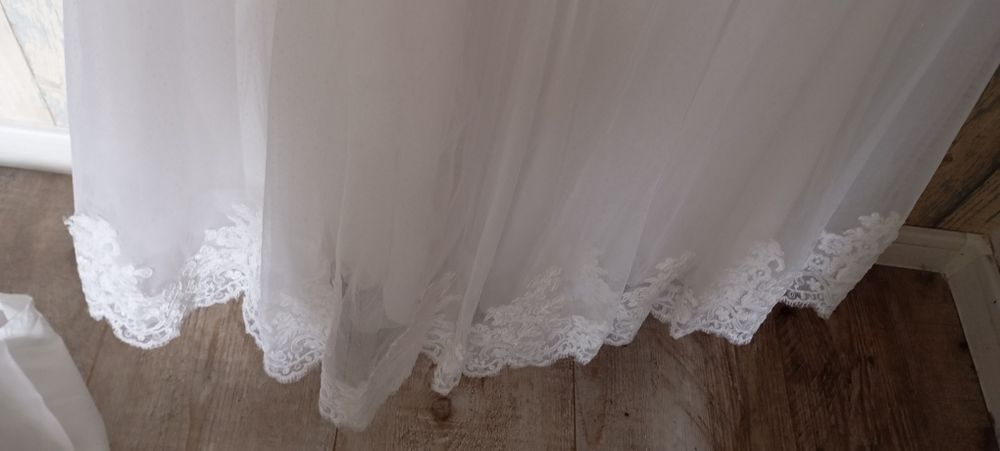 Suknia ślubna, welon i halka z kołem