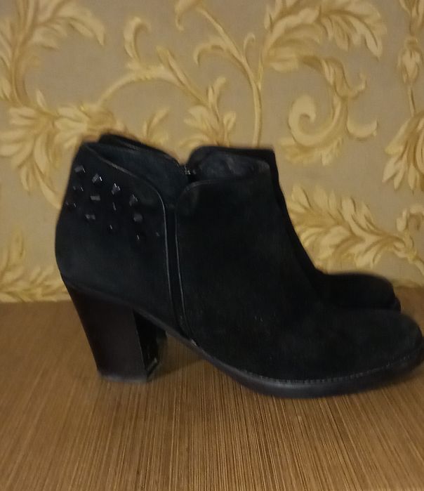 Ботильоны замшевые