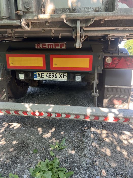 Самосвал напівпричіп полуприцеп Kempf