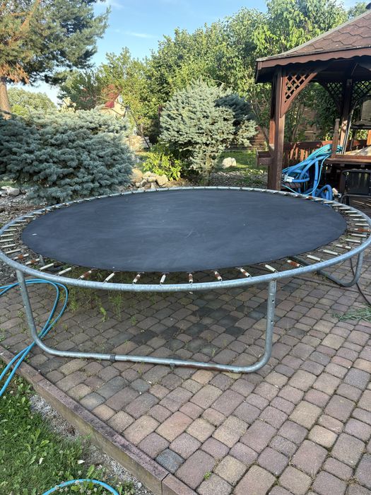 Trampolina ogrodowa