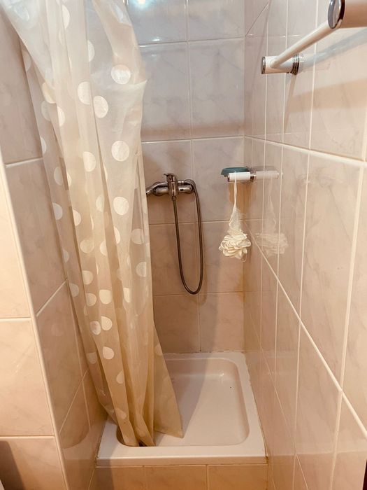 Alugo quarto de casal