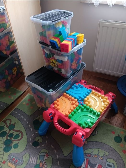 Stolik Mega Block plus klocki