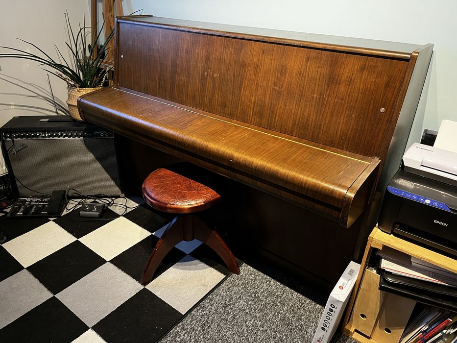 Pianino Calisia, Polska Produkcja, fortepianowe brzmienie.