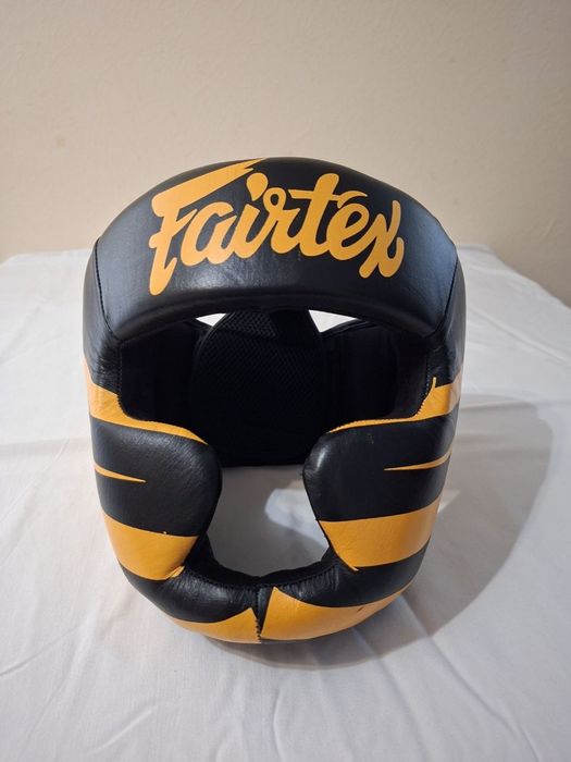 Боксерський шолом Fairtex