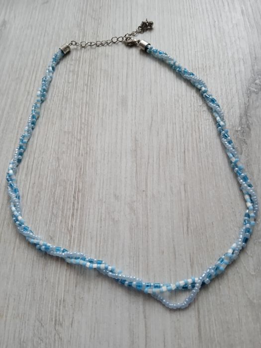 Wisiorek koraliki szklane