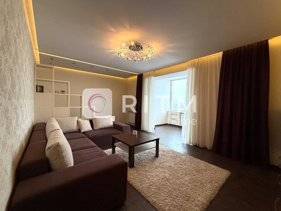 Оренда 2-кімнатна квартира з дизайнерським ремонтом + власний гараж