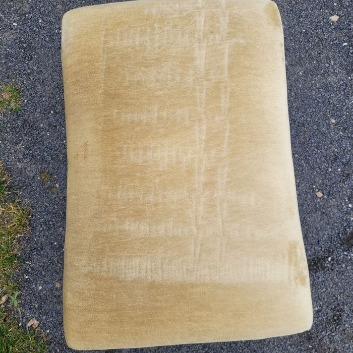 Piękny stary podnóżek, pufa, stołek