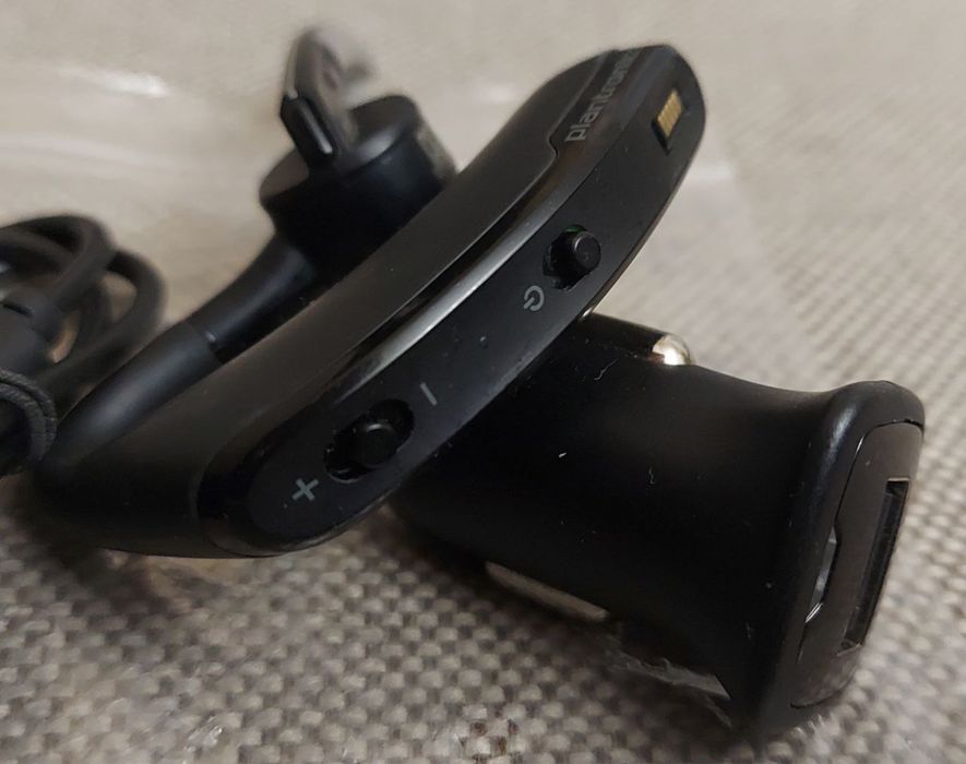 Беспроводная Bluetooth-гарнитура Plantronics