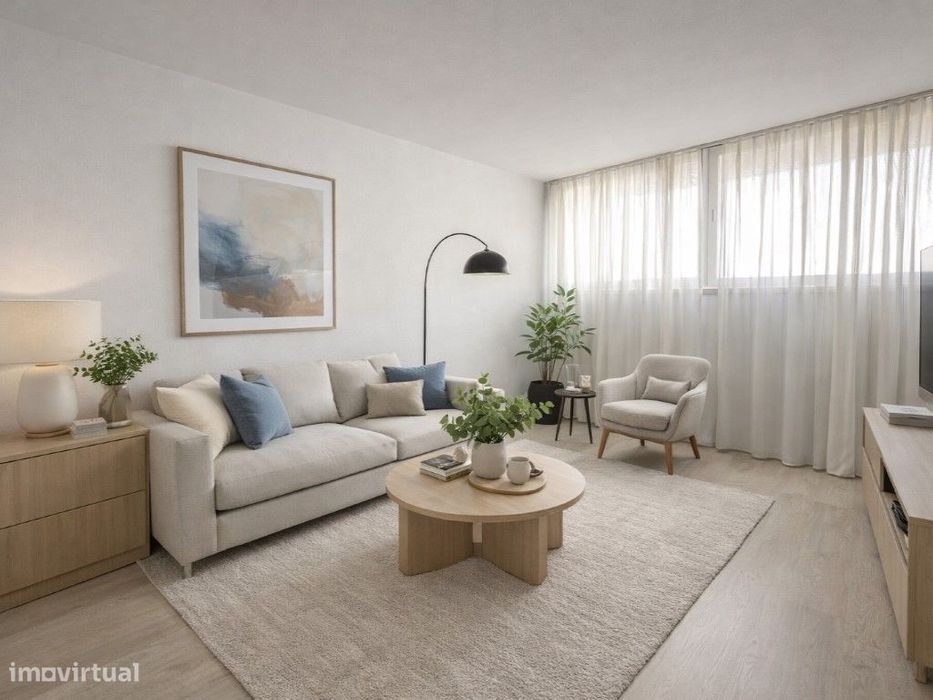 T2 Totalmente Renovado com Arrecadação — Santo António Dos Cavaleiros E Frielas, Lisboa