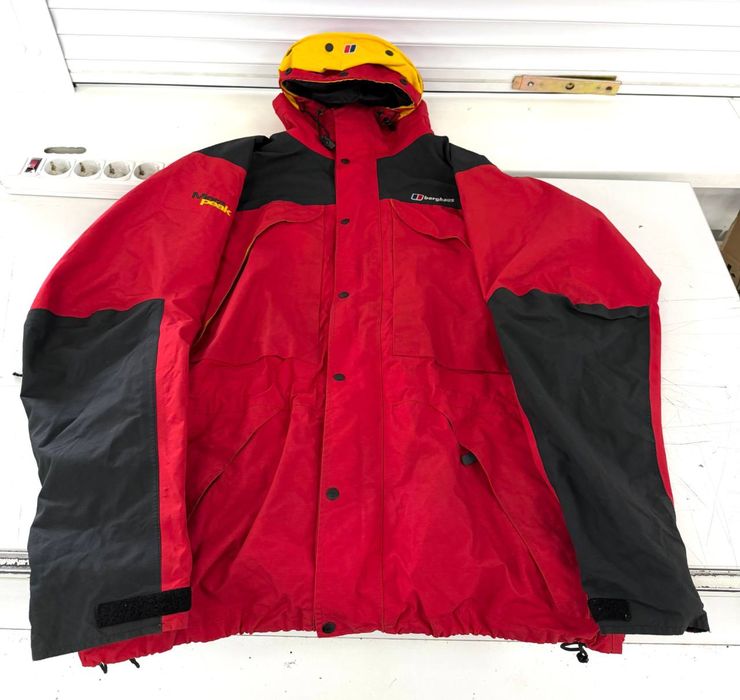 Куртка berghaus mera peak gore tex jacket ветровка аутдор поставка реп олимпийка найк асг мастерка nike acg костюм атудор jack wolfskin og арктерикс