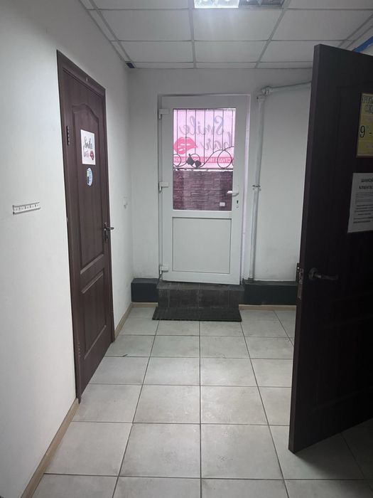 Здається окремий кабінет в Центрі міста