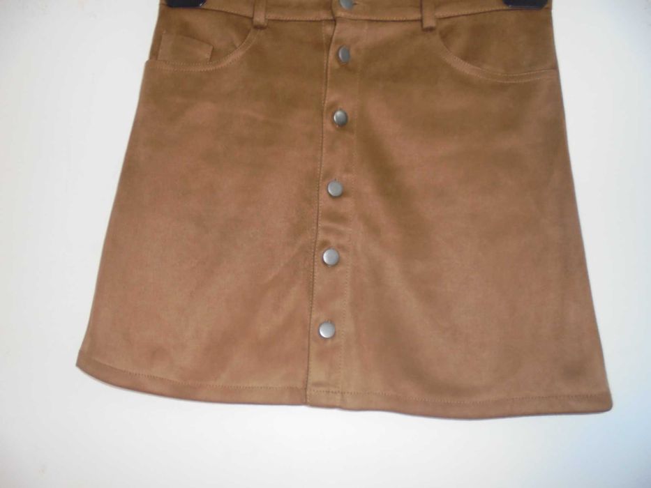 saia de mulher da marca PULL&BEAR