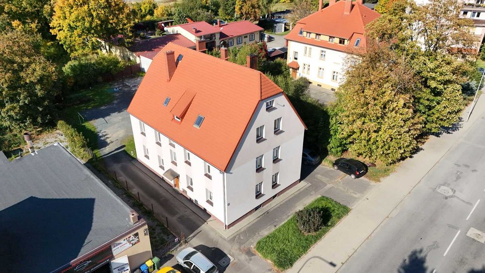 Trzypokojowe mieszkanie z dużym potencjałem przy ul. Jelenigórskiej 32