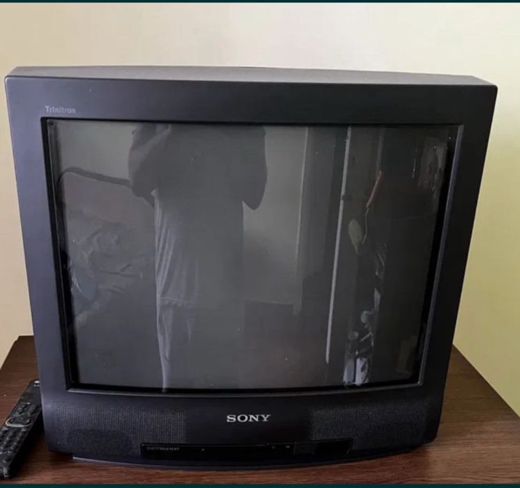 Телевізор Sony маленький екран в гарному стані
