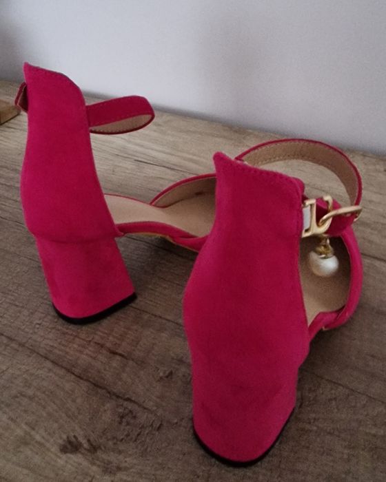 Buty na obcasie,fuksja.
