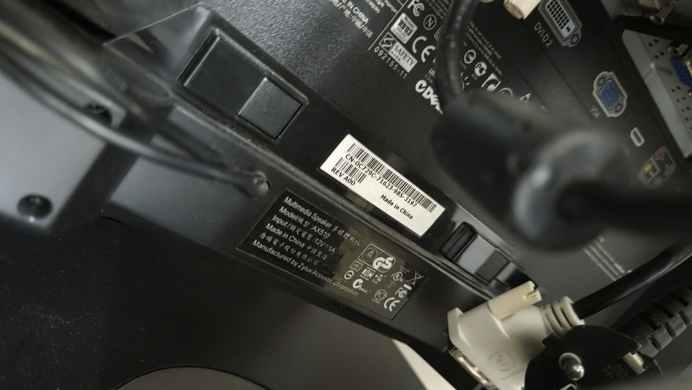 Монітор Dell U2711