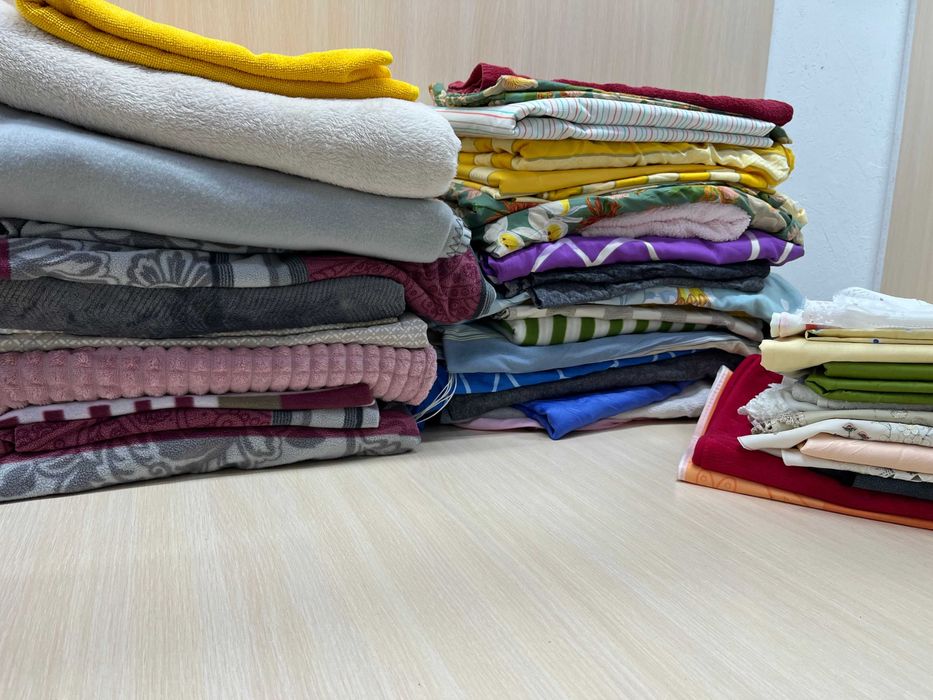 Покривала + Постіль + Тюль + Ковдрі .  Опт від 20 кг.Секонд-хенд оптом