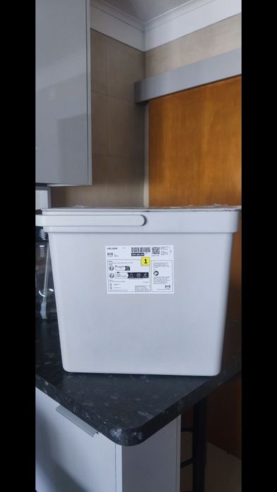Caixote com tampa ikea 22 litros HÅLLBAR
Caixote c/tampa
