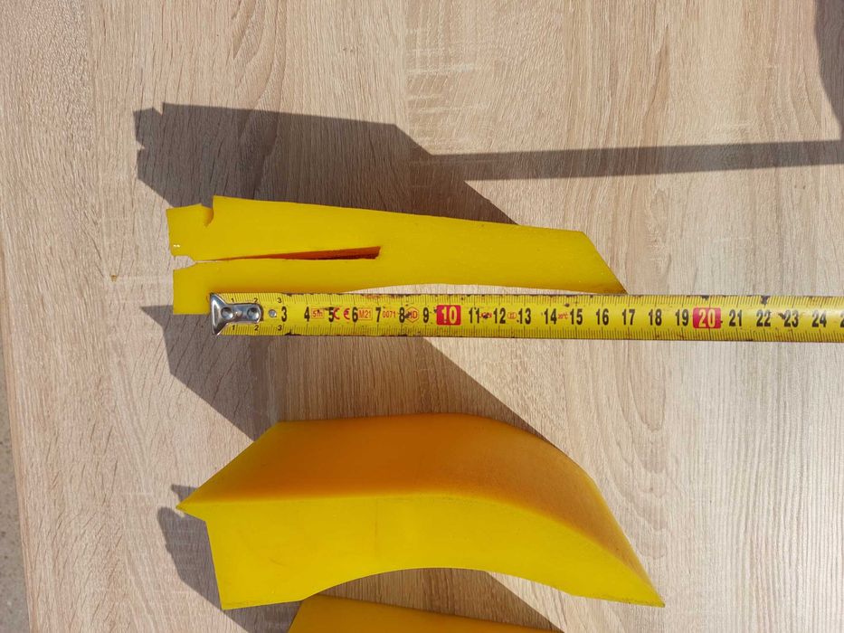 Skrobak Taśmowy Poliuretanowy Do Montażu na Szynę , Listwę