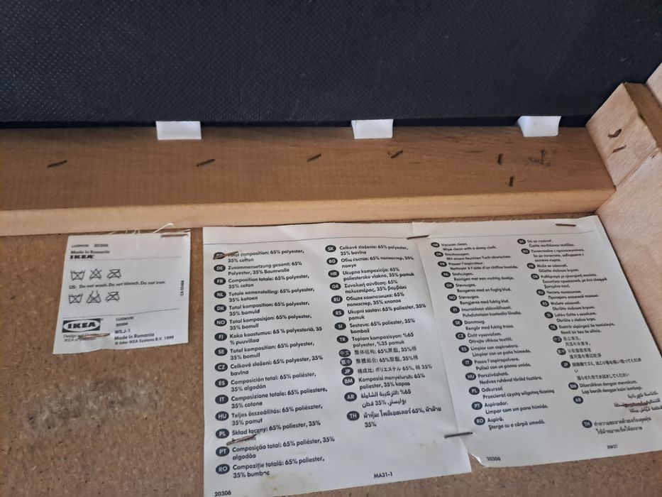 Sofá preto bem estimado