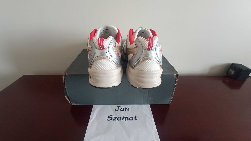 49 New Balance 530 White / Silver / Red MR530ZNR