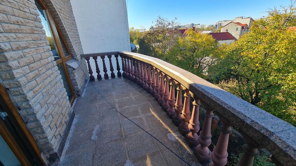 Будинок у Львові р-н вул. Стрийської Преміум Класу для Представництва