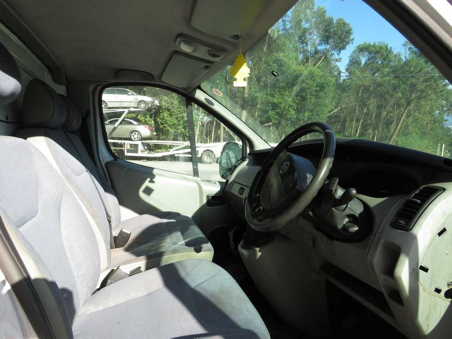Nissan Primastar 1.9dCi de 2006 - Peças Usadas