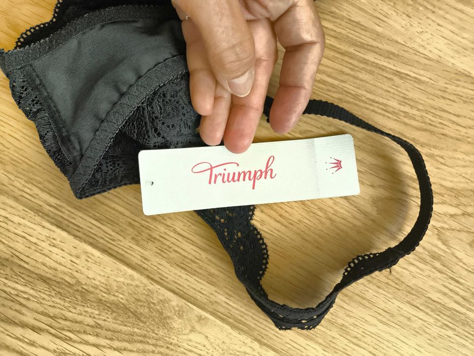 Czarny biustonosz Triumph Amourette, rozmiar 75B