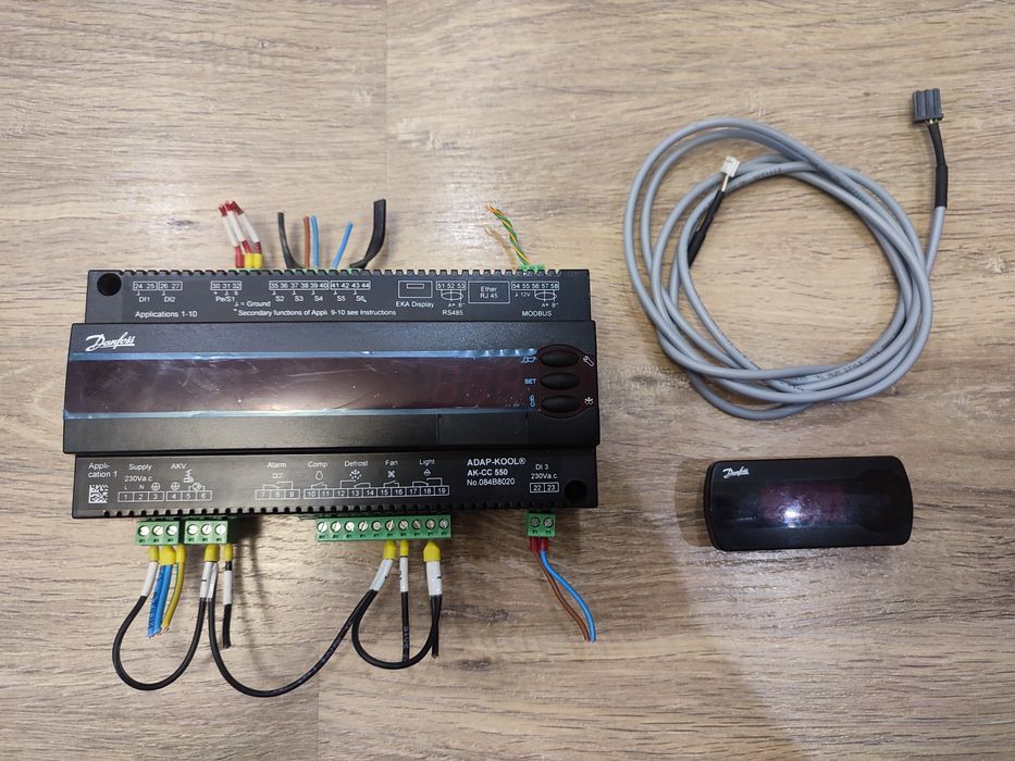Контролер Danfoss AK-CC 550